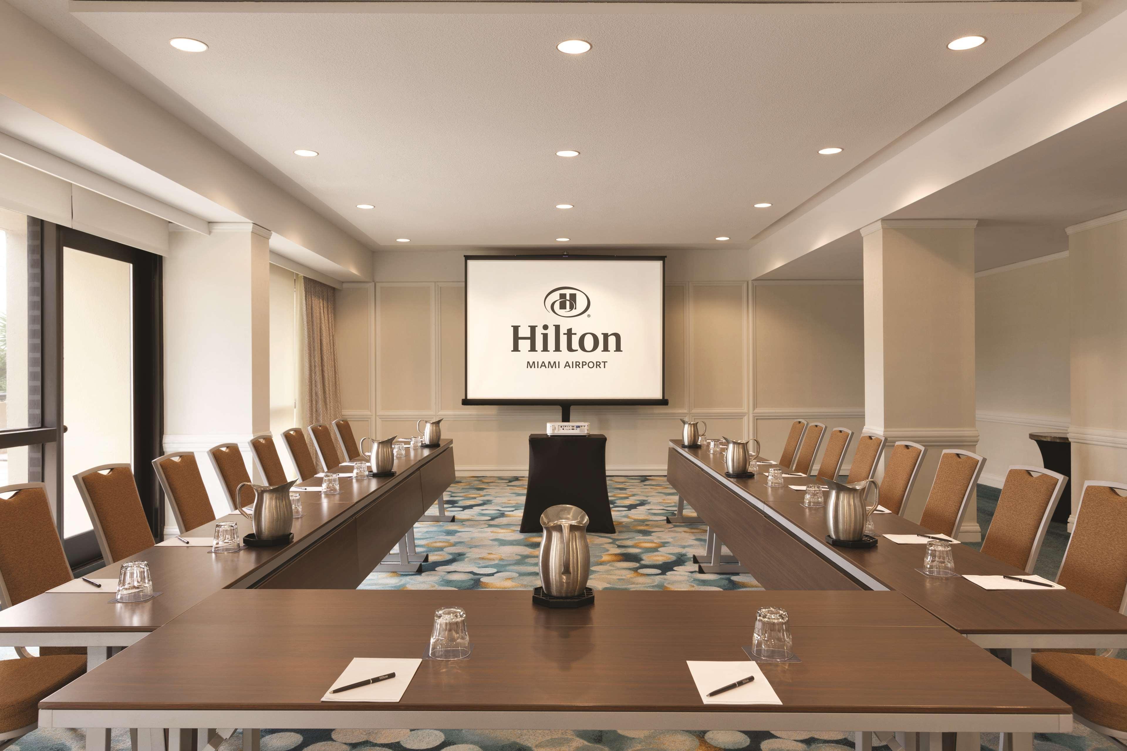 Hilton Miami Airport Blue Lagoon Miami Springs Bagian luar foto
