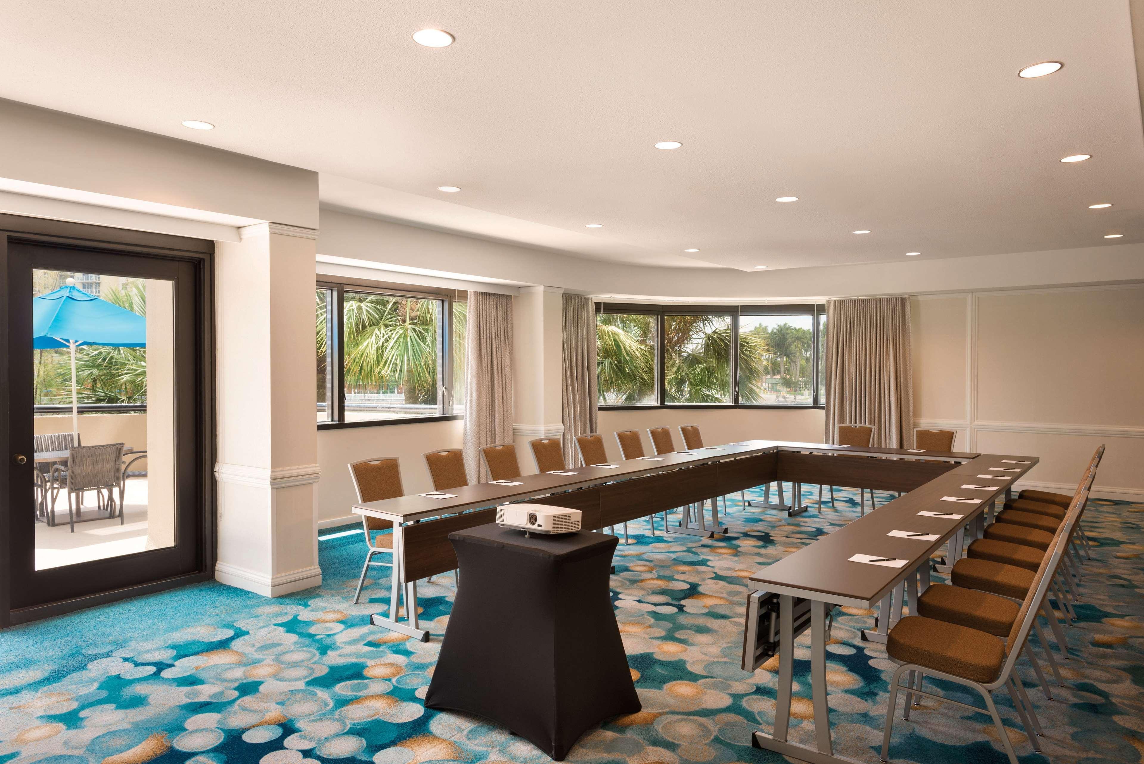 Hilton Miami Airport Blue Lagoon Miami Springs Bagian luar foto
