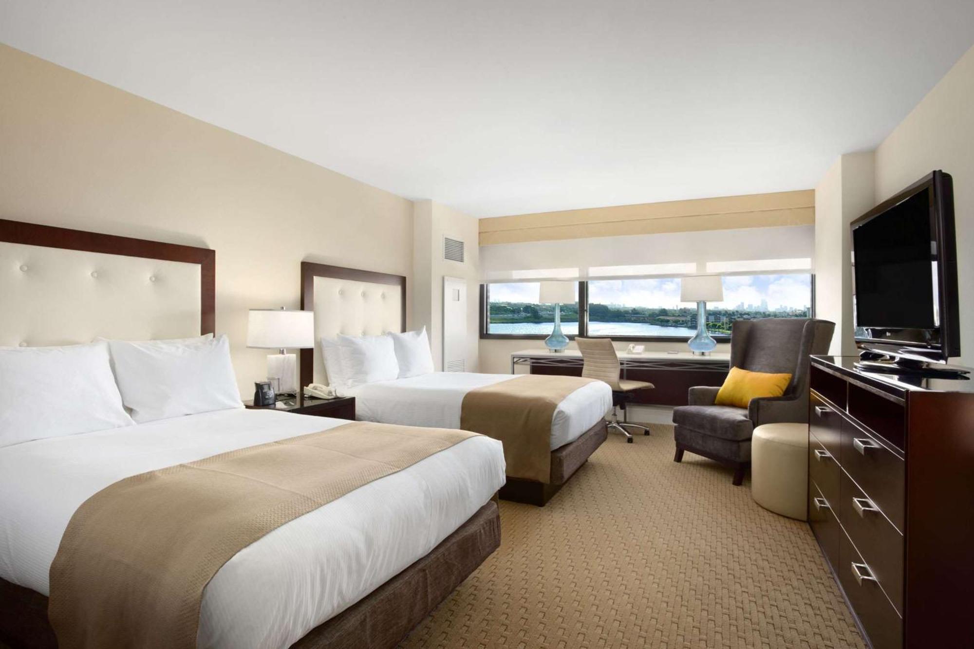 Hilton Miami Airport Blue Lagoon Miami Springs Bagian luar foto