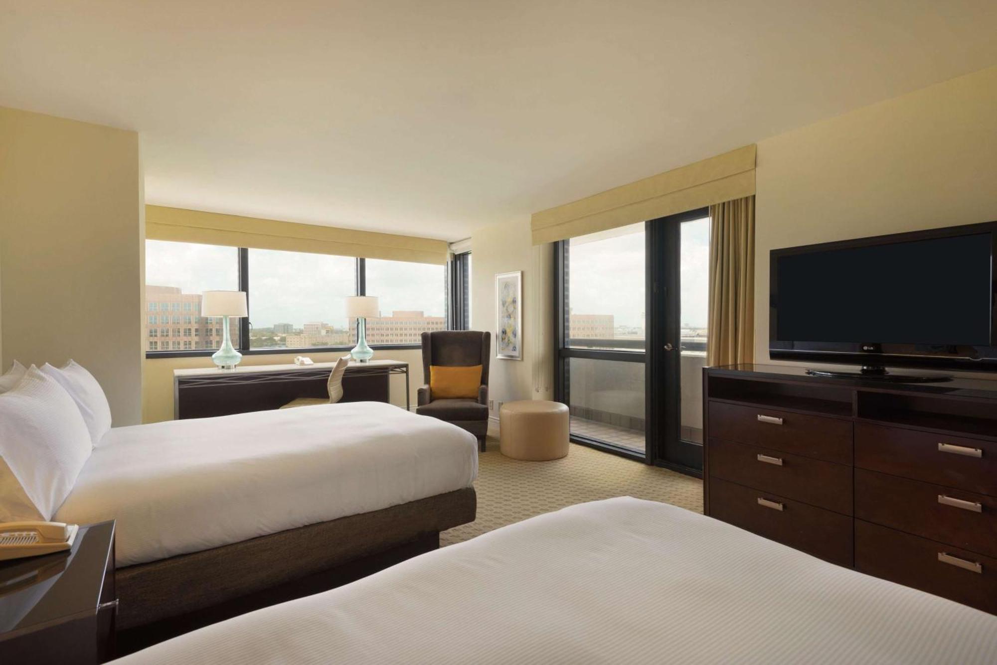 Hilton Miami Airport Blue Lagoon Miami Springs Bagian luar foto