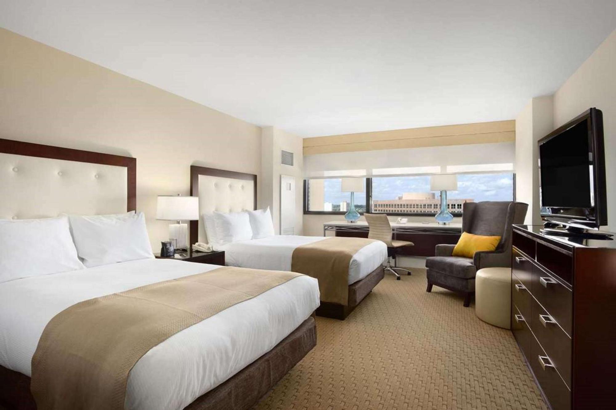 Hilton Miami Airport Blue Lagoon Miami Springs Bagian luar foto